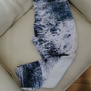 Fabletics snakeskin mesh capri length-L🐍